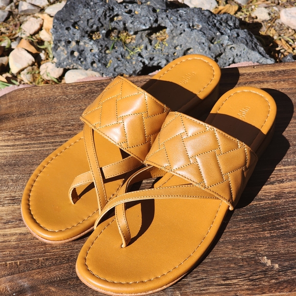 J.Mclaughlin Women's Ondra Tan Leather Toe Loop Sandals Size 9.5 - Picture 8 of 10